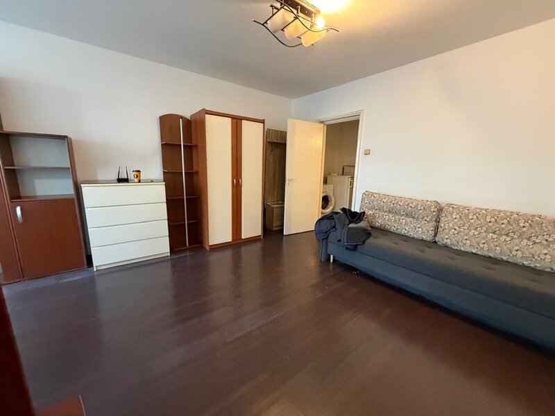 Dristor, 1 minut metrou,