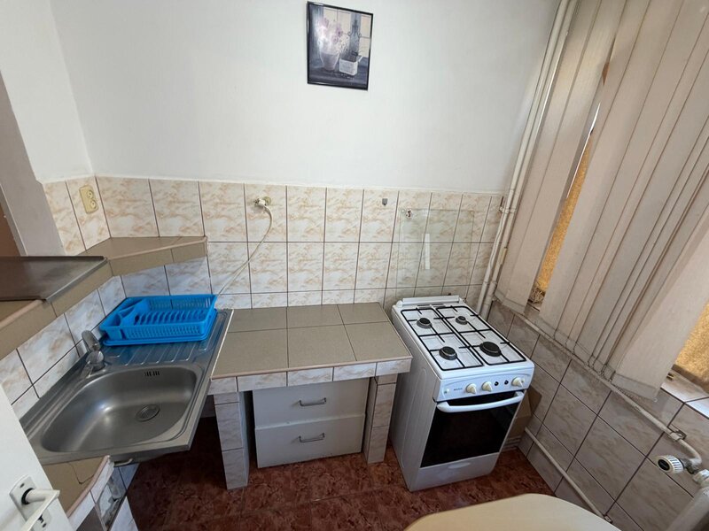 Dristor, 1 minut metrou,