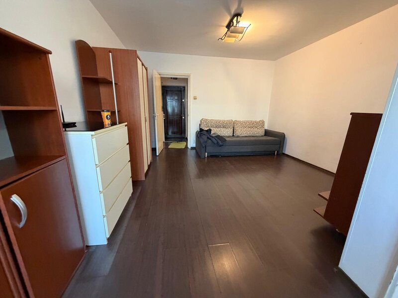 Dristor, 1 minut metrou,